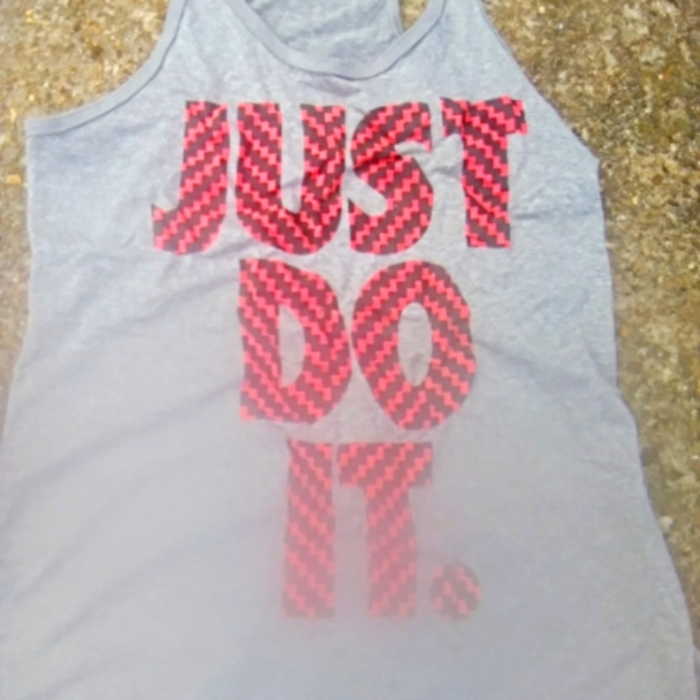 Nike top